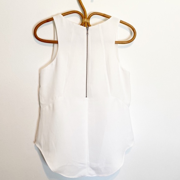 SALE $5/$25 Women's CAbi Chic White Back Zip Tank Top Small - Picture 4 of 4